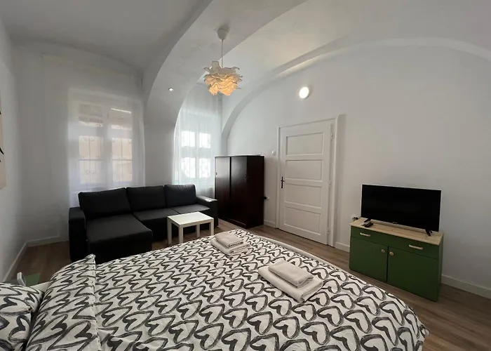 Cosy In The Heart Of Old *